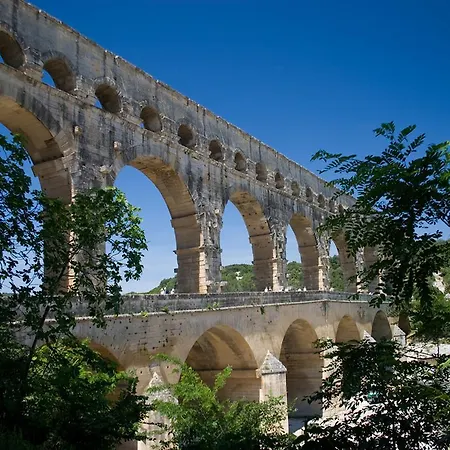 Du Cote Des Olivades Paradou
