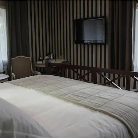 Du Côté Des Olivades Hotel 4*