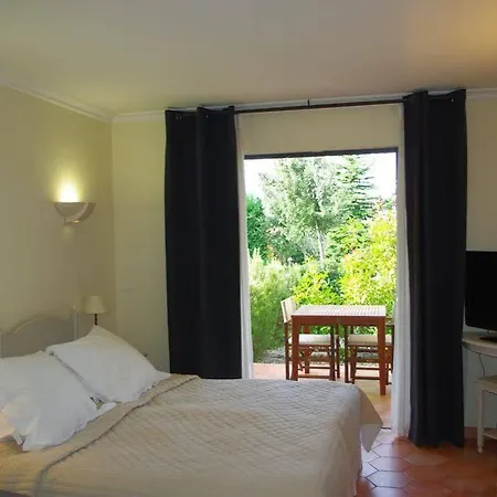 Du Côté Des Olivades 4*